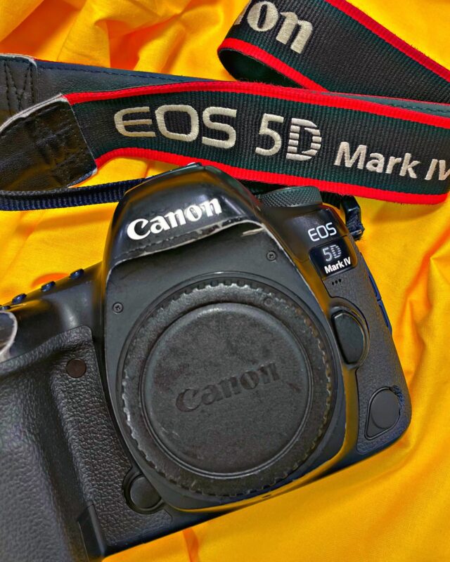 シャッター交換修理！オーバーホール！

・EOS 5D Mark Ⅳ

大阪府のお客様へ

いつもヒガサカメラサービスをご利用いただきありがとうございます♪
シャッター回数が耐久値を超過していたためオーバーホールを行いました！またのご利用を心よりお待ちしています(๑˃̵ᴗ˂̵)

お問い合わせはホームページまで！
※Instagram・DMでのお問い合わせは出来かねます。(対応可能機種はHPでcheck!)

↓機材送付先はこちらまで↓

株式会社ヒガサカメラサービス
〒550-0005　大阪府大阪市西区西本町1丁目13番地32号　レイズ本町ビル4階

・店舗持ち込み・引き取りもok！
事前ご予約でスムーズにご案内！(ホームページをご確認ください！)
営業時間 : 10:00-17:00（土日祝日を除く）
Osaka Metro 本町駅 27番出口 徒歩5分

#ヒガサカメラサービス
#キヤノン
#フィルムカメラ修理
#カメラ修理
#フィルムカメラ
#一眼レフカメラ
#ミラーレスカメラ
#カメラ#撮影#カメラマン
#写真家#中古カメラ#カメラ買取
#フィルム部 #写真部#カメラ部
#filmcamera#camera#japan
#eos_my_photo #canon
#nikon#sony#fujifilm
#SIGMA#TAMRON