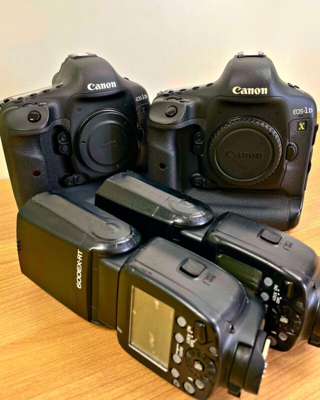 精度調整！コンディション点検！

・EOS 1DX×2台
・SPEEDLITE 600EX-RT×2台

東京都のお客様へ

この度はヒガサカメラサービスをご利用いただきありがとうございました！
カメラの精度調整、ストロボの点検を行いました◎またの機会がございましたらご利用をお待ちしています♪

お問い合わせはホームページまで！
※Instagram・DMでのお問い合わせは出来かねます。(対応可能機種はHPでcheck!)

↓機材送付先はこちらまで↓

株式会社ヒガサカメラサービス
〒550-0005　大阪府大阪市西区西本町1丁目13番地32号　レイズ本町ビル4階

・店舗持ち込み・引き取りもok！
事前ご予約でスムーズにご案内！(ホームページをご確認ください！)
営業時間 : 10:00-17:00（土日祝日を除く）
Osaka Metro 本町駅 27番出口 徒歩5分

#ヒガサカメラサービス
#キヤノン
#フィルムカメラ修理
#カメラ修理
#フィルムカメラ
#一眼レフカメラ
#ミラーレスカメラ
#カメラ#撮影#カメラマン
#写真家#中古カメラ#カメラ買取
#フィルム部 #写真部#カメラ部
#filmcamera#camera#japan
#eos_my_photo #canon
#nikon#sony#fujifilm
#SIGMA#TAMRON